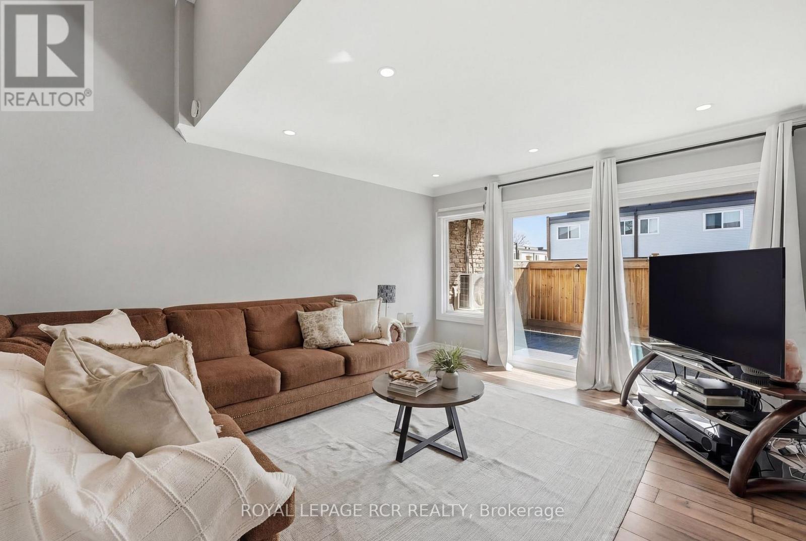 28 - 155 MILESTONE CRESCENT, Aurora, Ontario