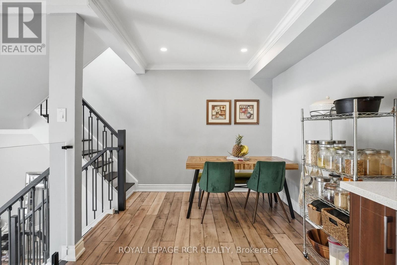 28 - 155 Milestone Crescent, Aurora (Aurora Village), Ontario  L4G 3M2 - Photo 6 - N12869976