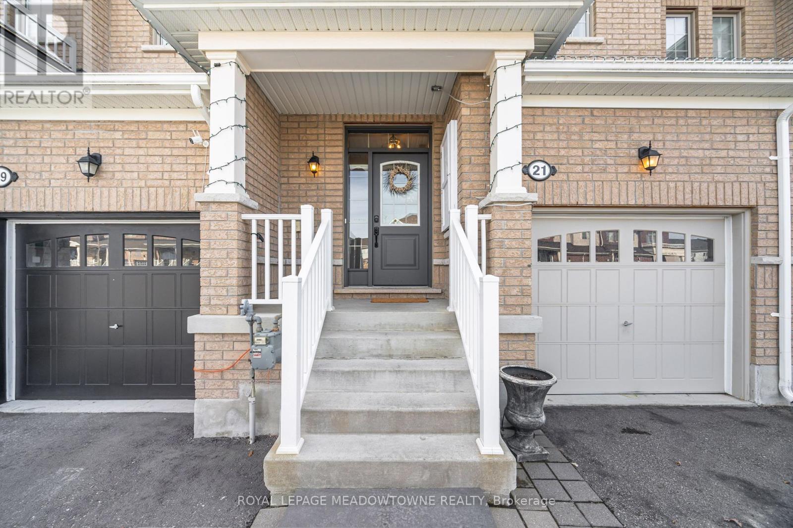 21 Sharpe Crescent, New Tecumseth (Tottenham), Ontario  L0G 1W0 - Photo 4 - N12870014