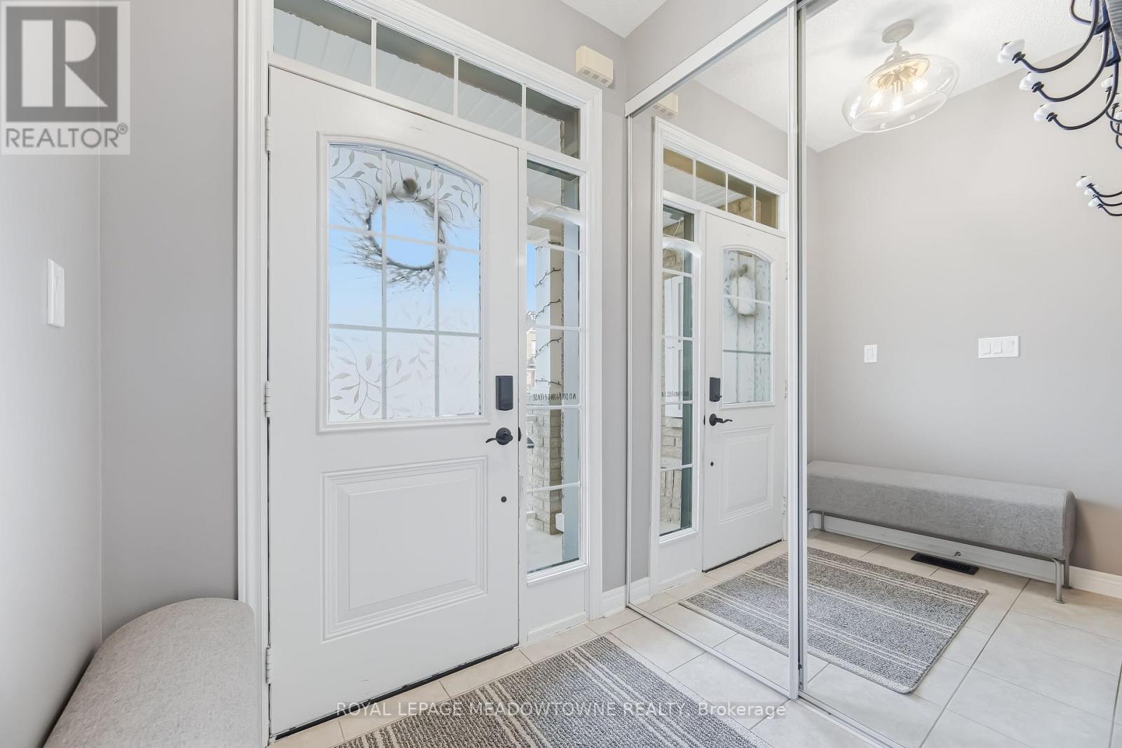 21 Sharpe Crescent, New Tecumseth (Tottenham), Ontario  L0G 1W0 - Photo 5 - N12870014