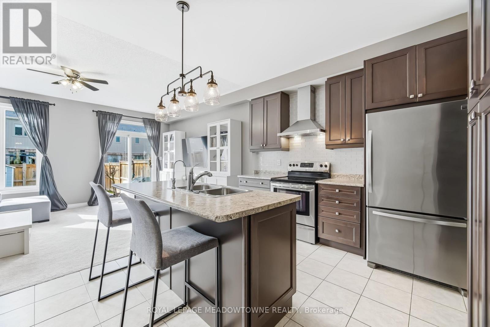 21 Sharpe Crescent, New Tecumseth (Tottenham), Ontario  L0G 1W0 - Photo 9 - N12870014