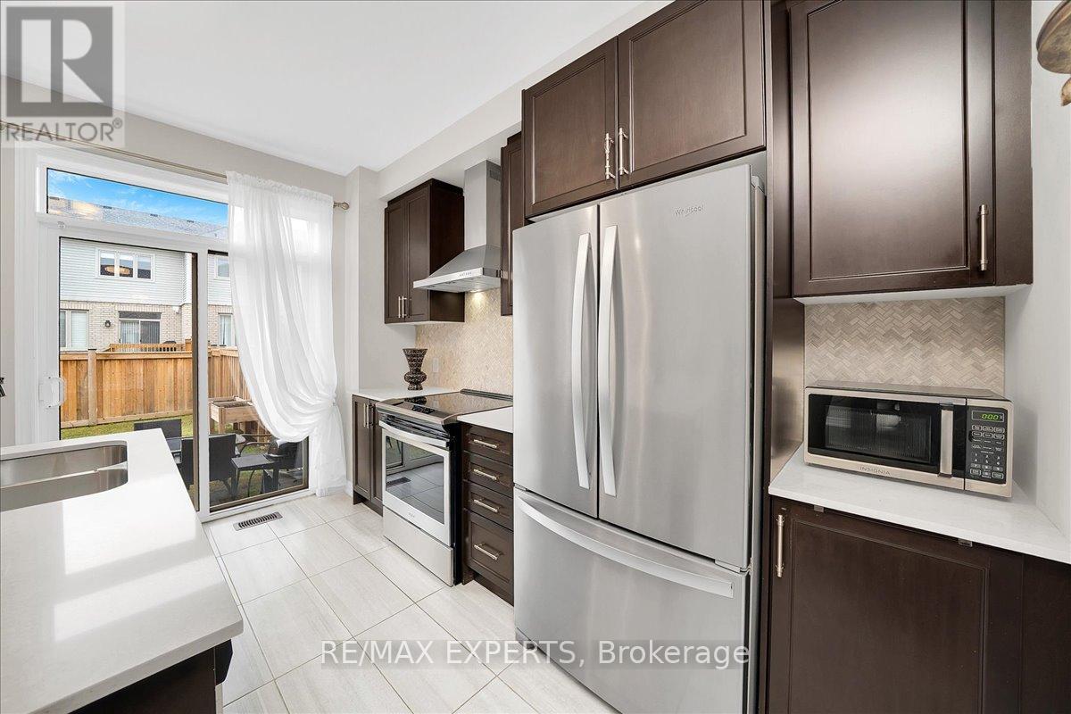 76 Clifford Crescent, New Tecumseth (Tottenham), Ontario  L0G 1W0 - Photo 11 - N12870026