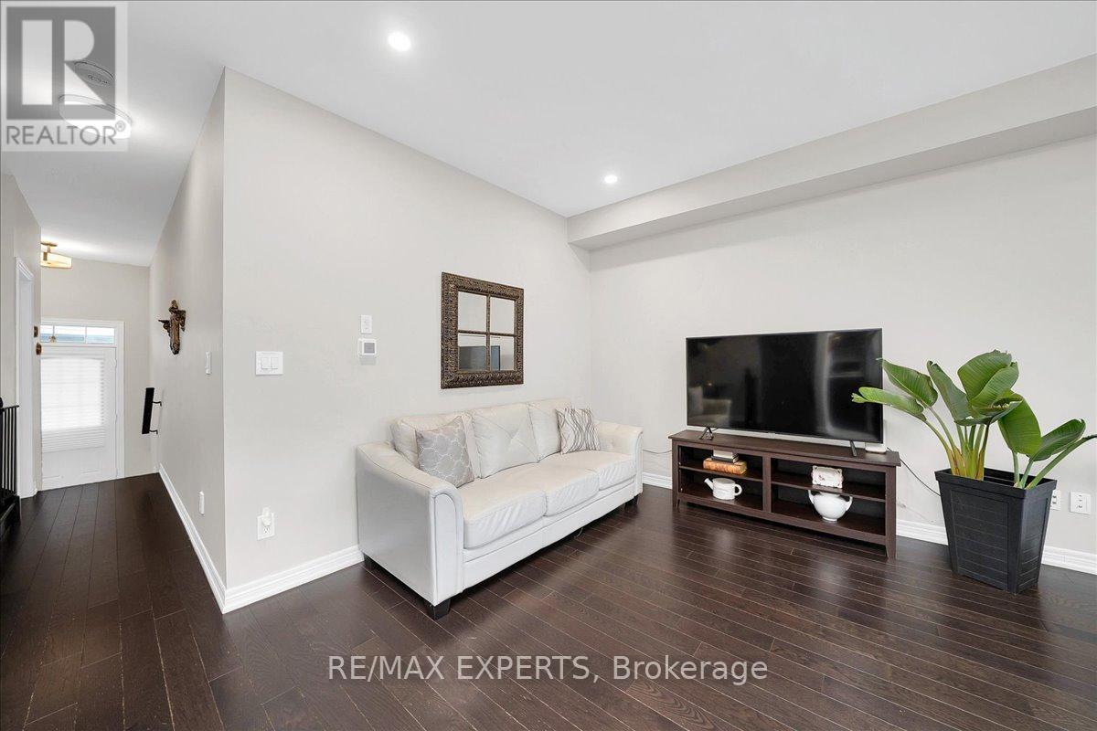 76 Clifford Crescent, New Tecumseth (Tottenham), Ontario  L0G 1W0 - Photo 8 - N12870026