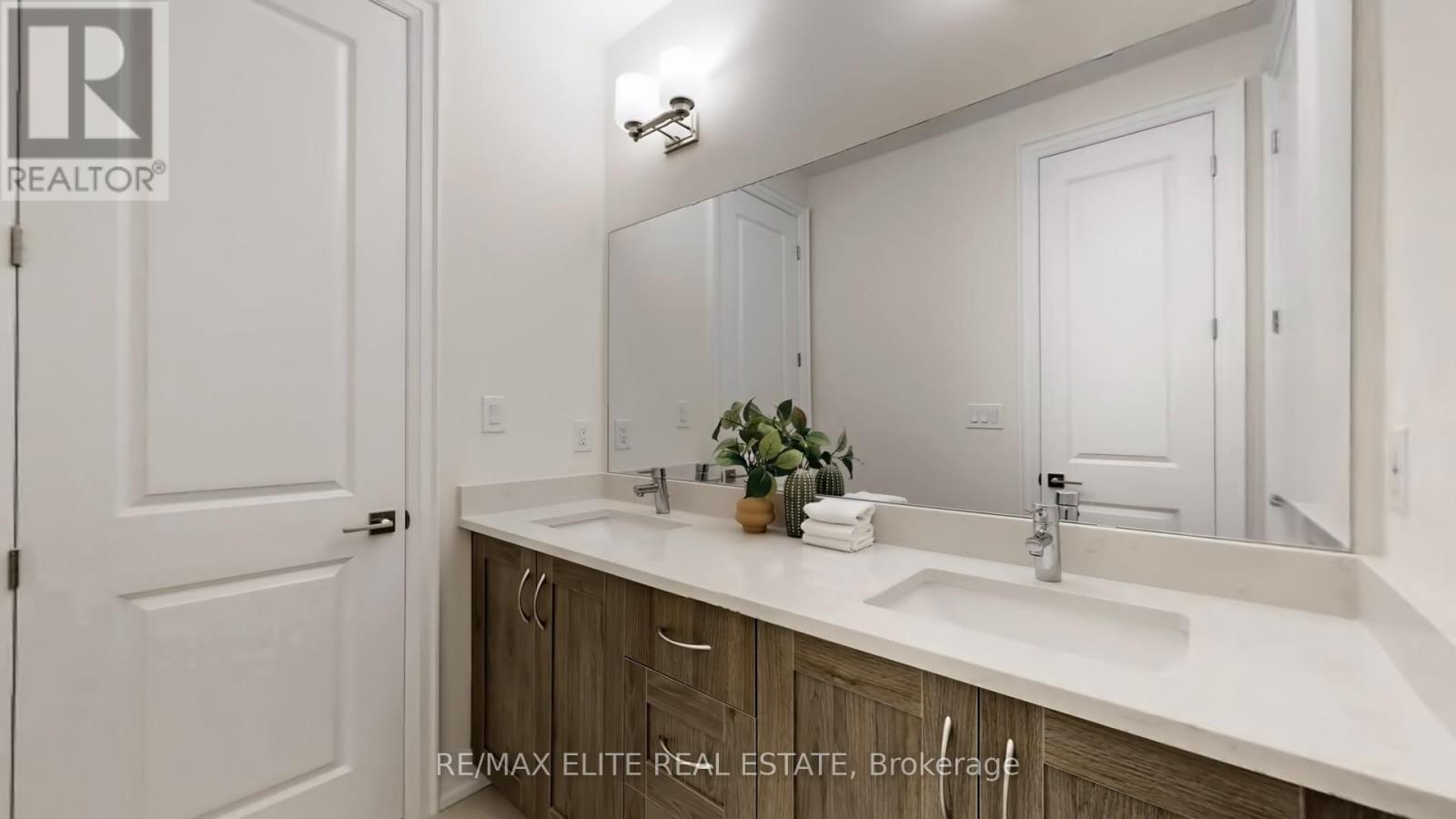 11 Dwell Avenue, Markham (Cachet), Ontario  L6C 3R3 - Photo 37 - N12870056