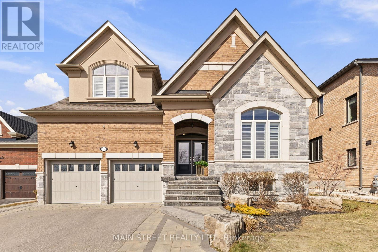 12 BIRKDALE PLACE, Newmarket, Ontario