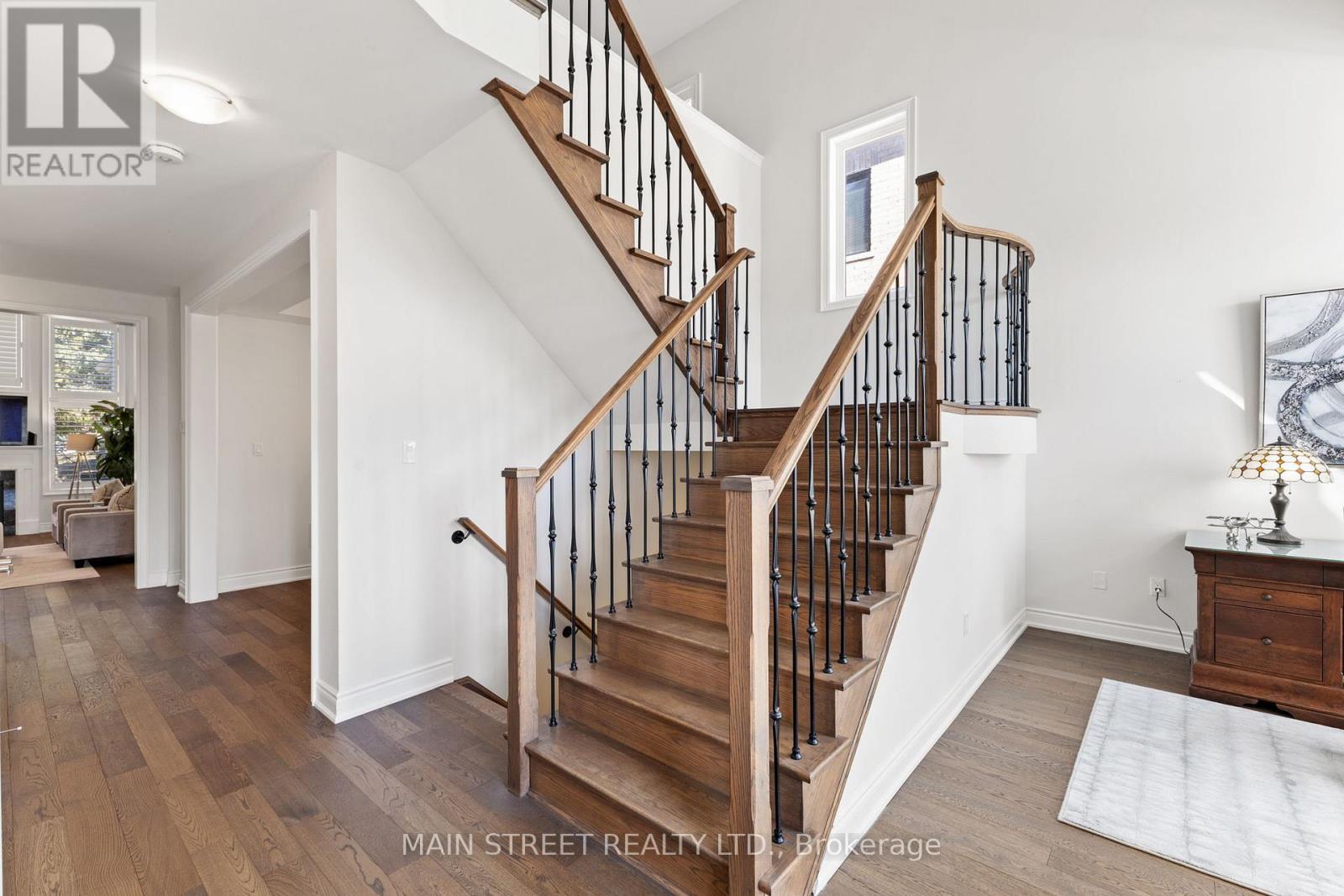 12 Birkdale Place, Newmarket (Glenway Estates), Ontario  L3Y 0E2 - Photo 5 - N12870174