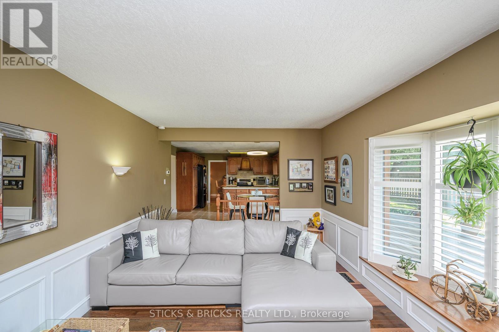 7102 Burbank Crescent, Niagara Falls, Ontario  L2J 4E7 - Photo 14 - X12869892