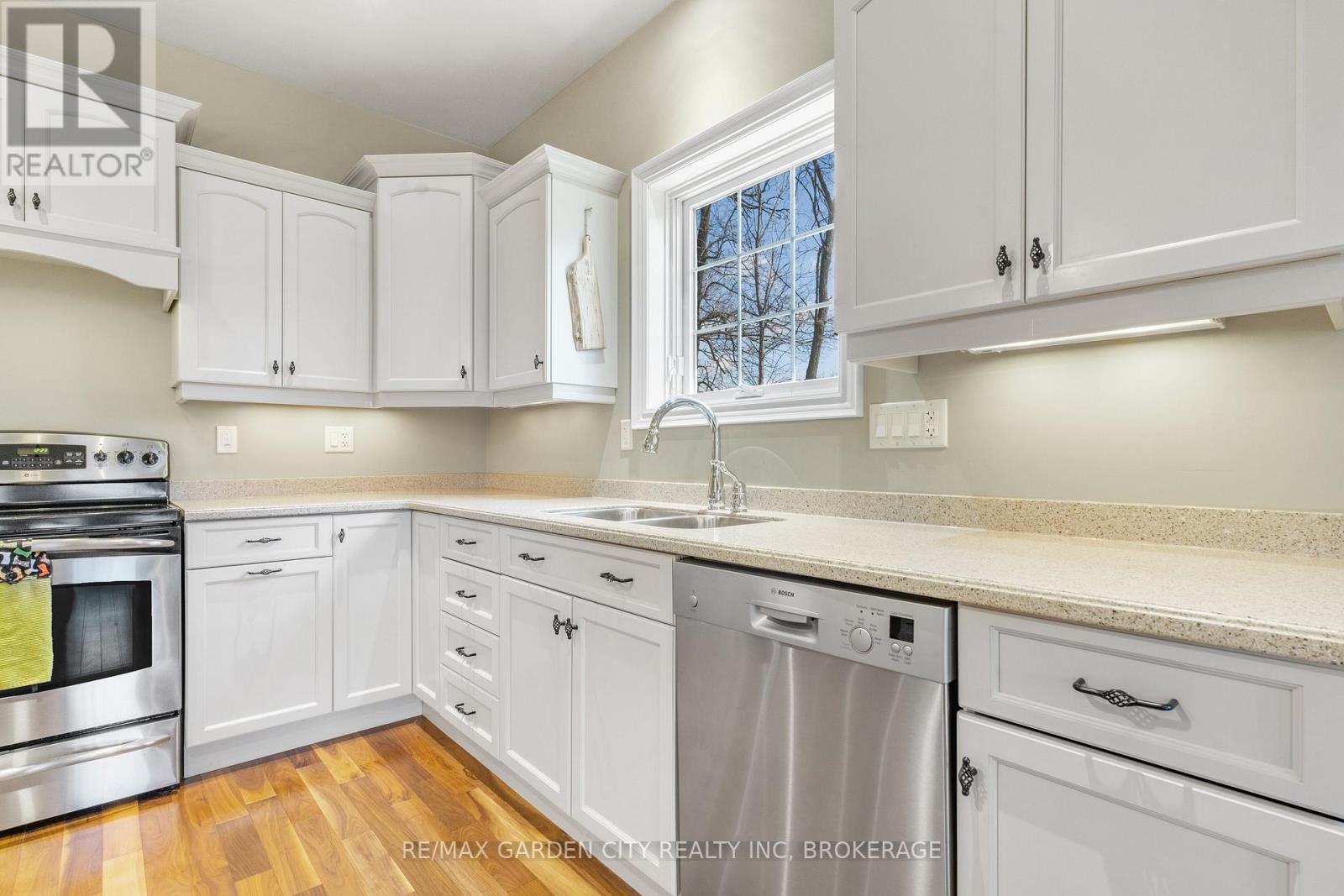 3089 Niagara River Parkway, Fort Erie, Ontario  L0S 1S0 - Photo 16 - X12870050