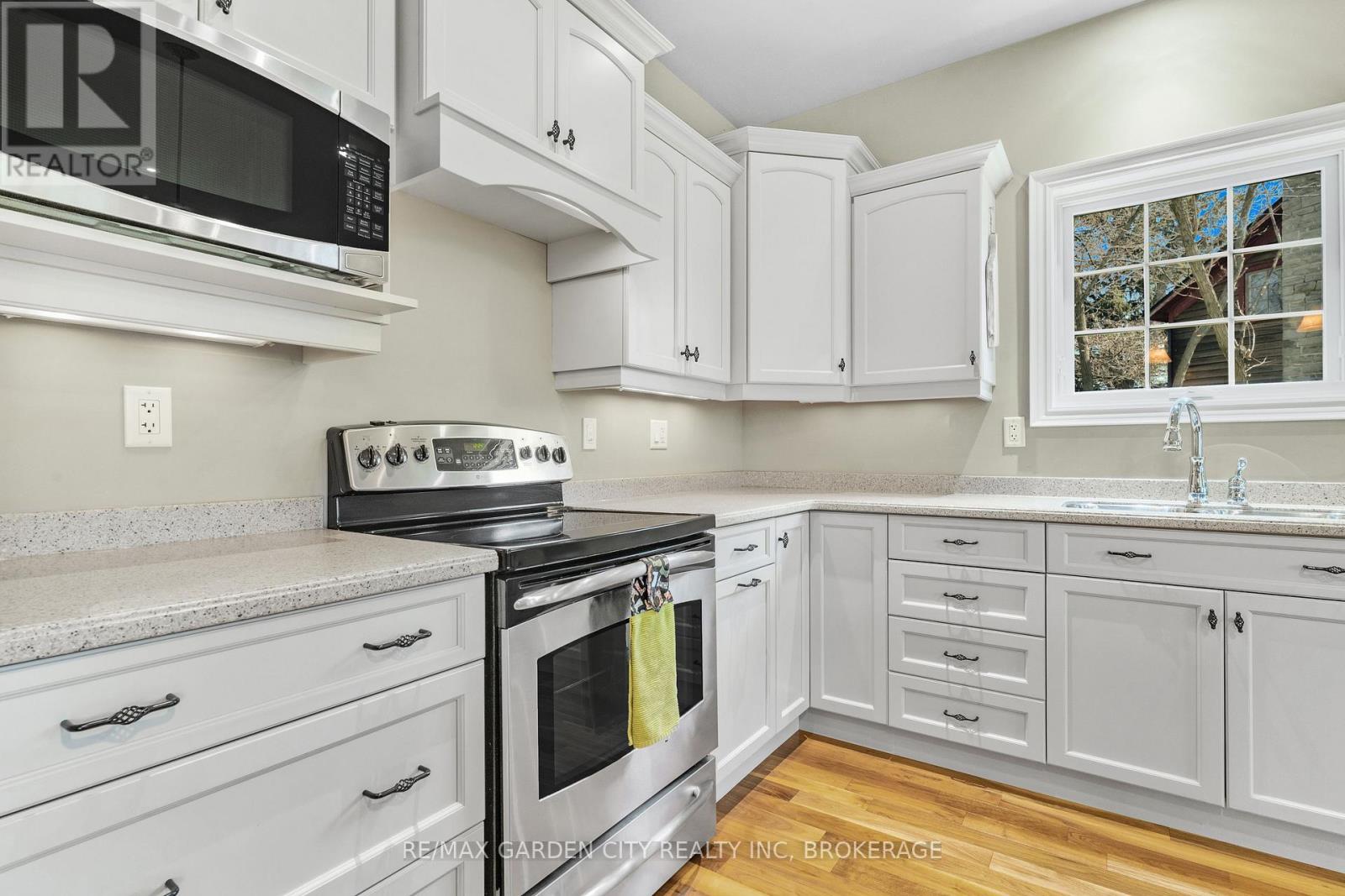 3089 Niagara River Parkway, Fort Erie, Ontario  L0S 1S0 - Photo 17 - X12870050