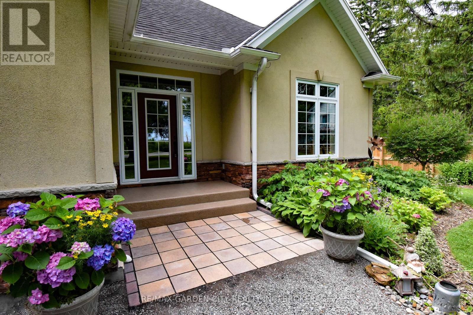 3089 Niagara River Parkway, Fort Erie, Ontario  L0S 1S0 - Photo 4 - X12870050