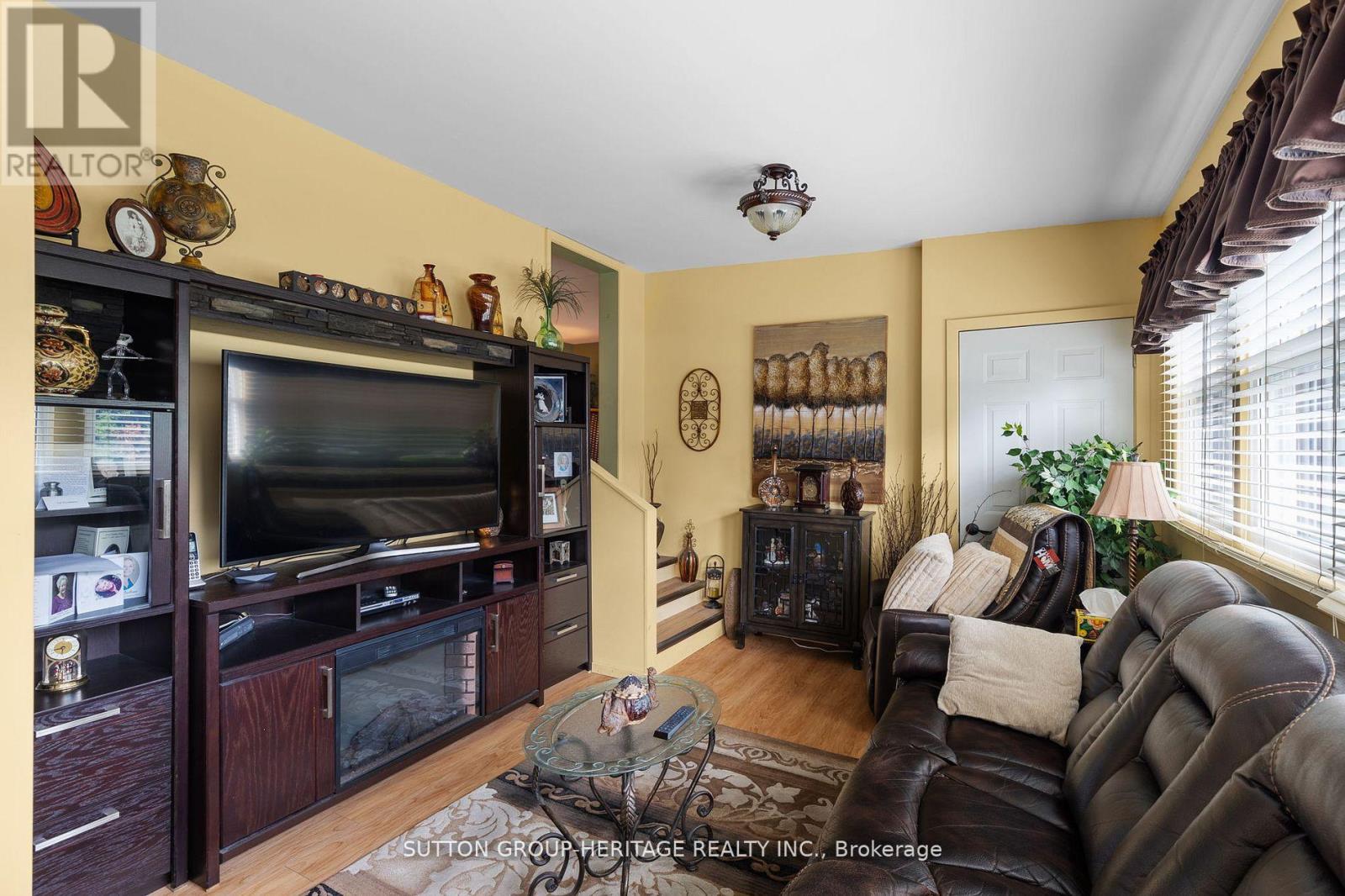 29 Cameron Drive, Oro-Medonte, Ontario  L0L 1T0 - Photo 16 - S12869916