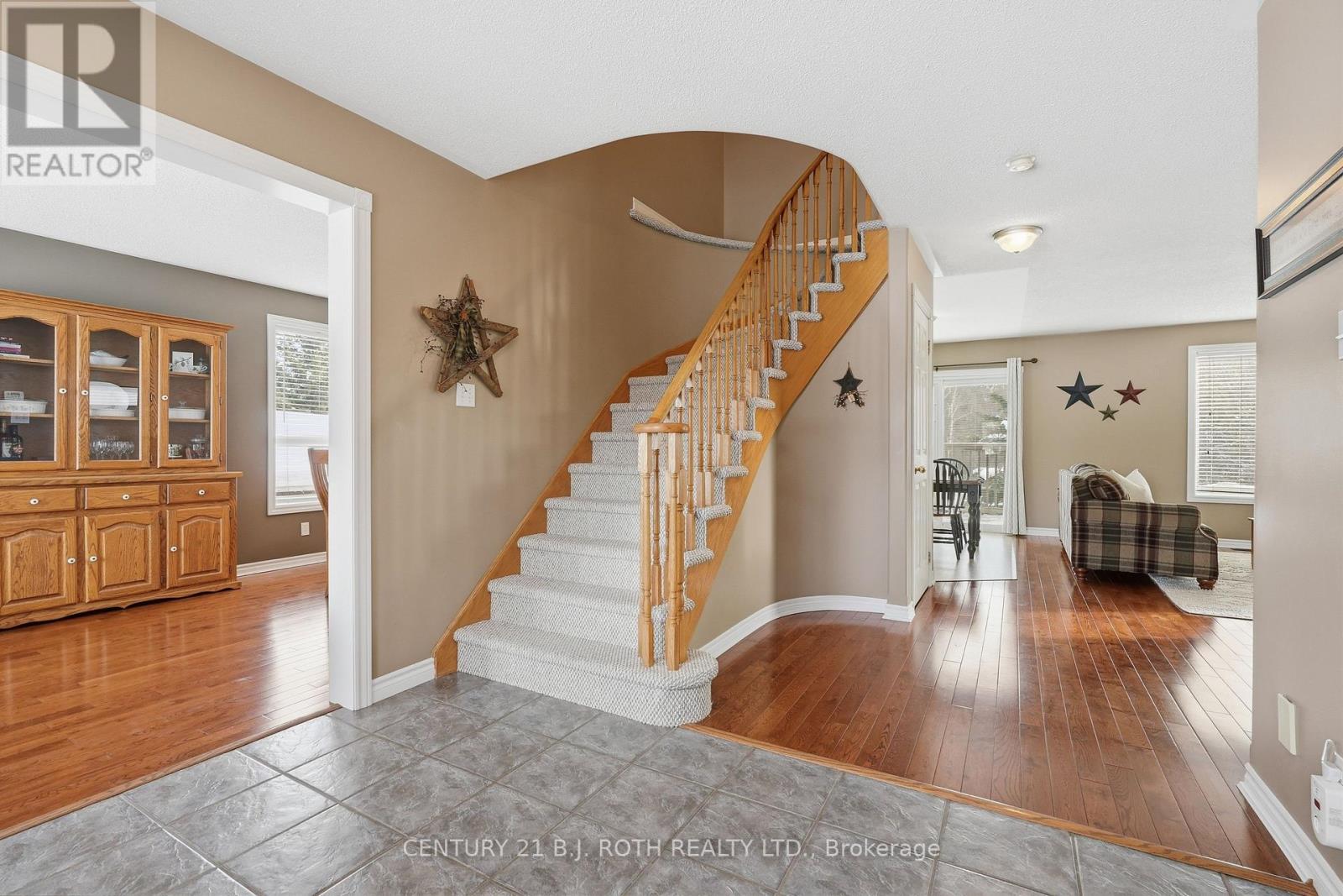 189 Pringle Drive, Barrie (Edgehill Drive), Ontario  L4N 0P7 - Photo 4 - S12870162