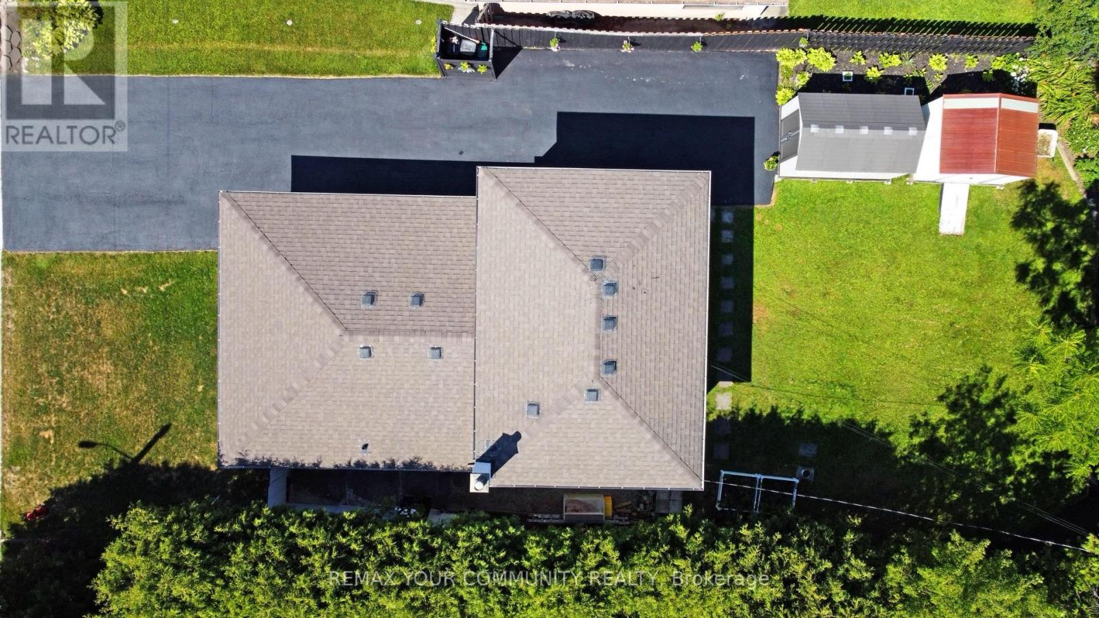 26 Kemano Road, Aurora, Ontario  L4G 2Y3 - Photo 2 - N12597974