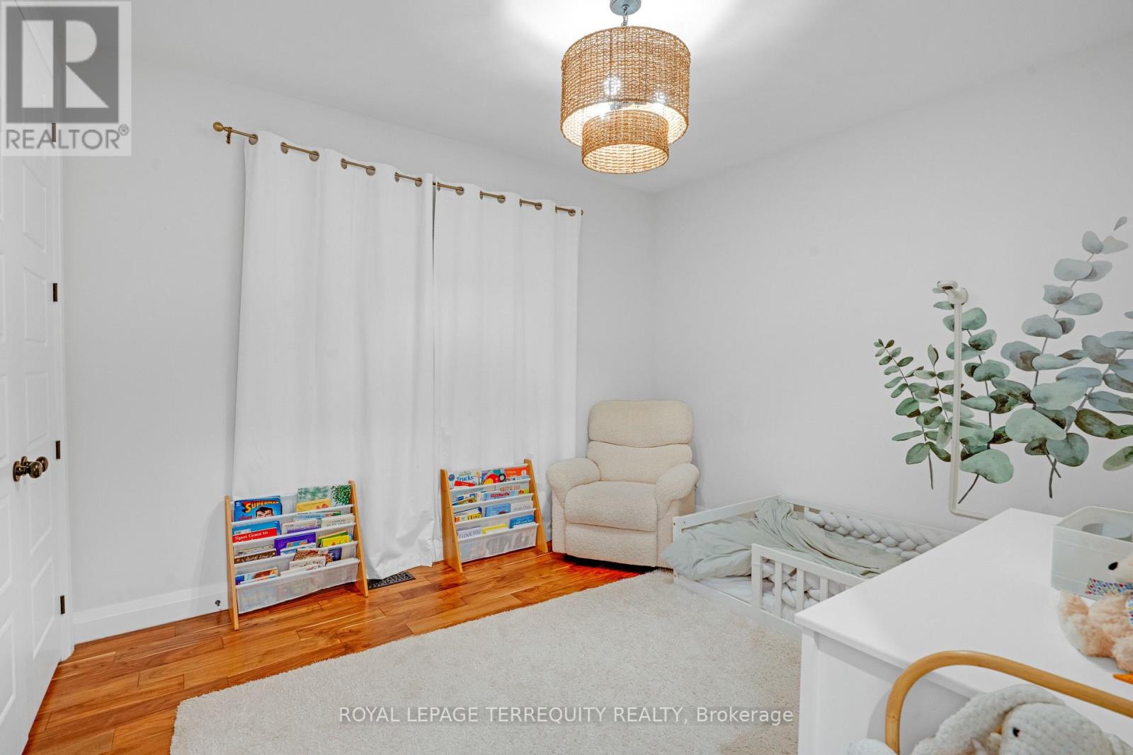 716 North Shore Boulevard E, Burlington, Ontario  L7T 1X6 - Photo 15 - W12820564