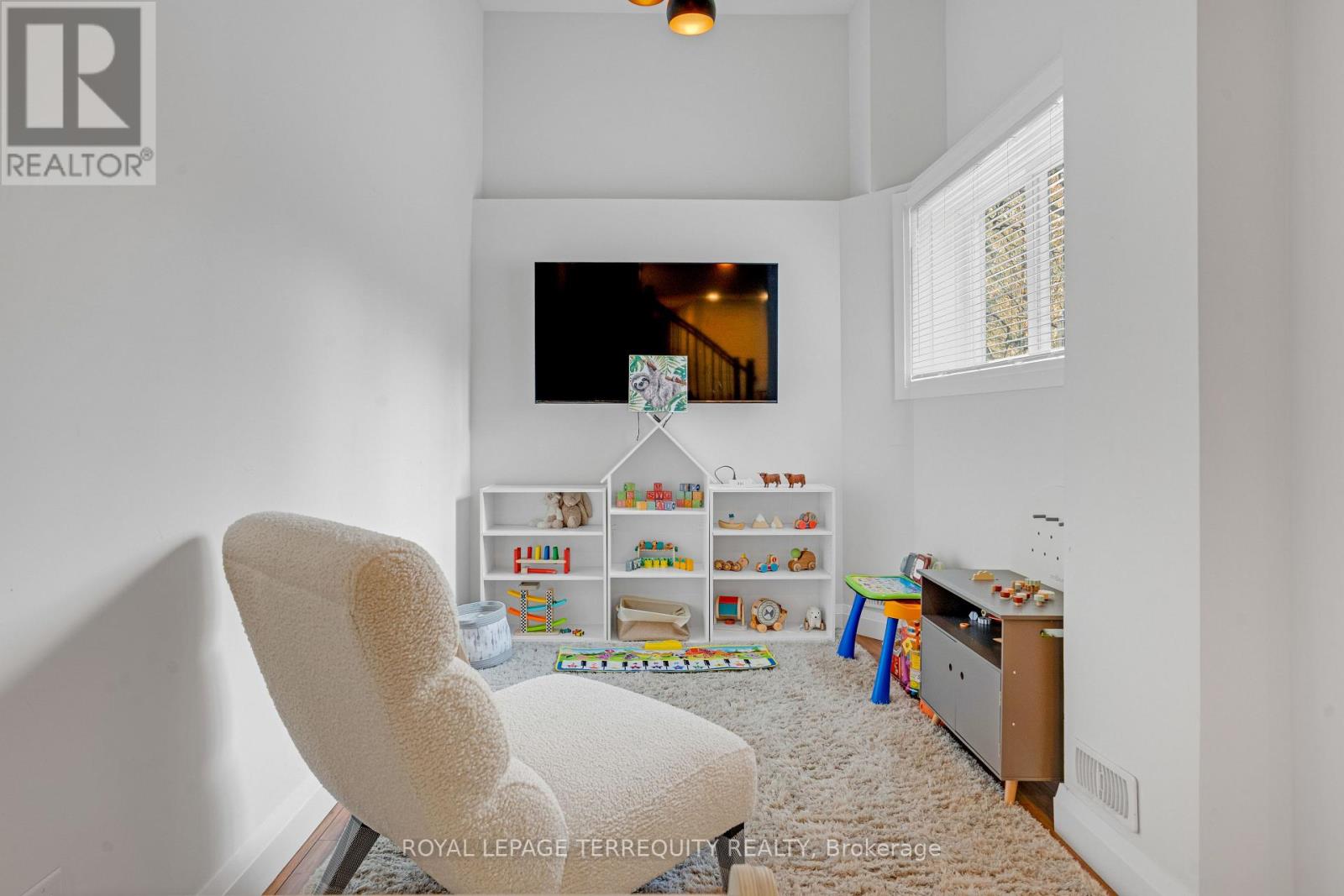 716 North Shore Boulevard E, Burlington, Ontario  L7T 1X6 - Photo 22 - W12820564