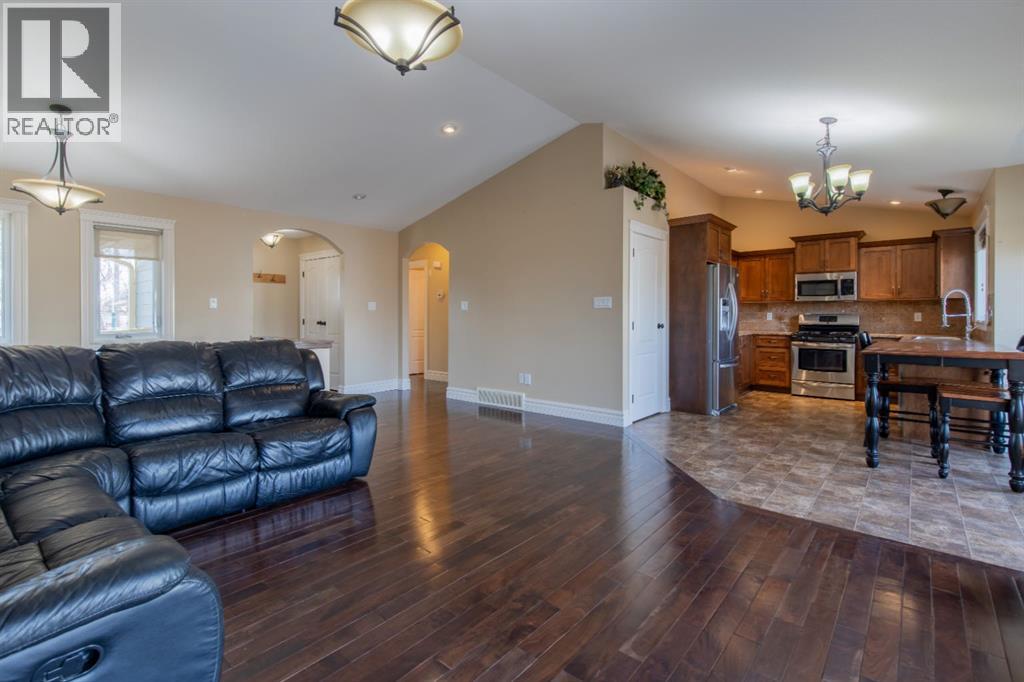 620 Highway Avenue, Picture Butte, Alberta  T0K 1V0 - Photo 7 - A2292045