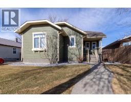 620 Highway Avenue, Picture Butte, Alberta