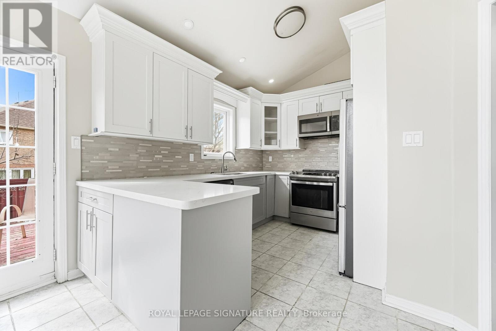 1 - 80 Hood Crescent, Brampton, Ontario  L6Y 5C5 - Photo 15 - W12865146