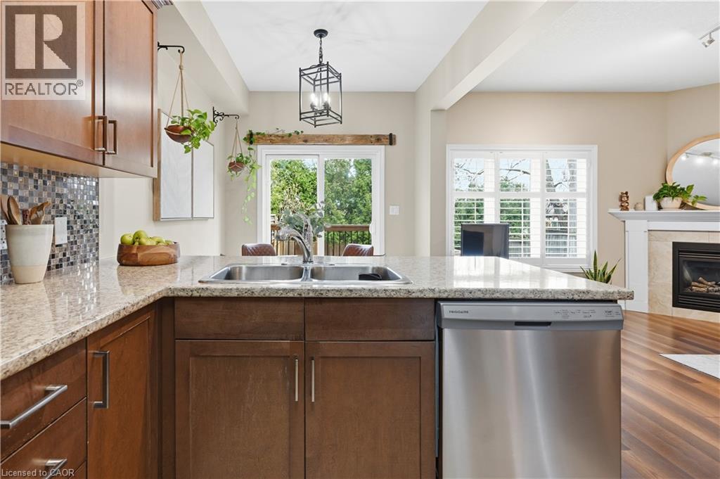 64 Springvalley Crescent, Hamilton, Ontario  L9C 7X3 - Photo 16 - 40810533