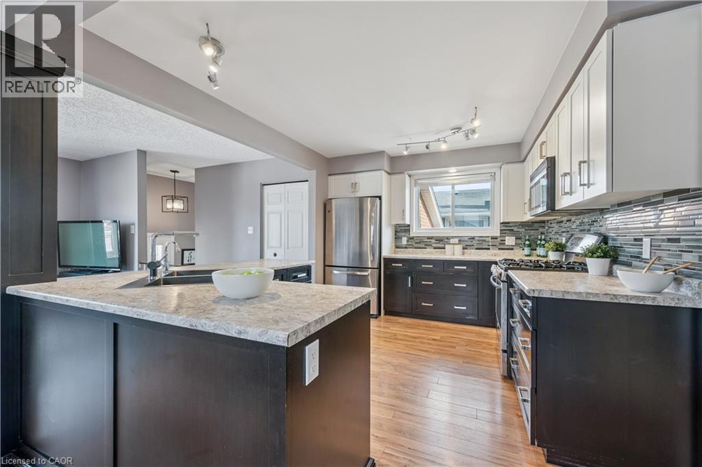 27 Graywood Court, Kitchener, Ontario  N2E 1W2 - Photo 10 - 40810938