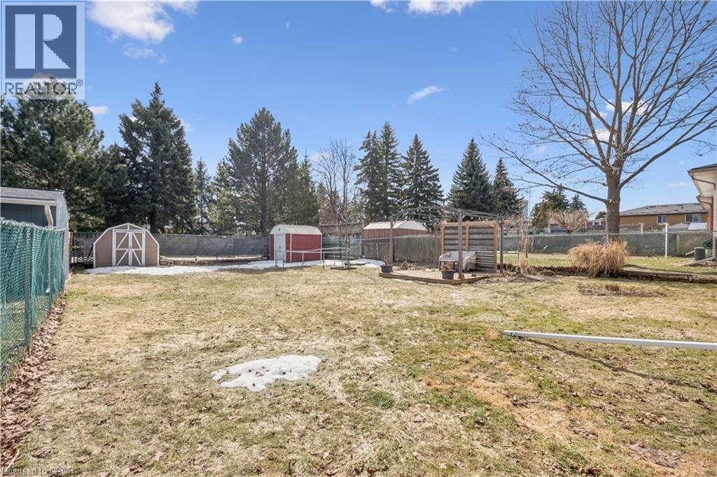 27 Graywood Court, Kitchener, Ontario  N2E 1W2 - Photo 35 - 40810938