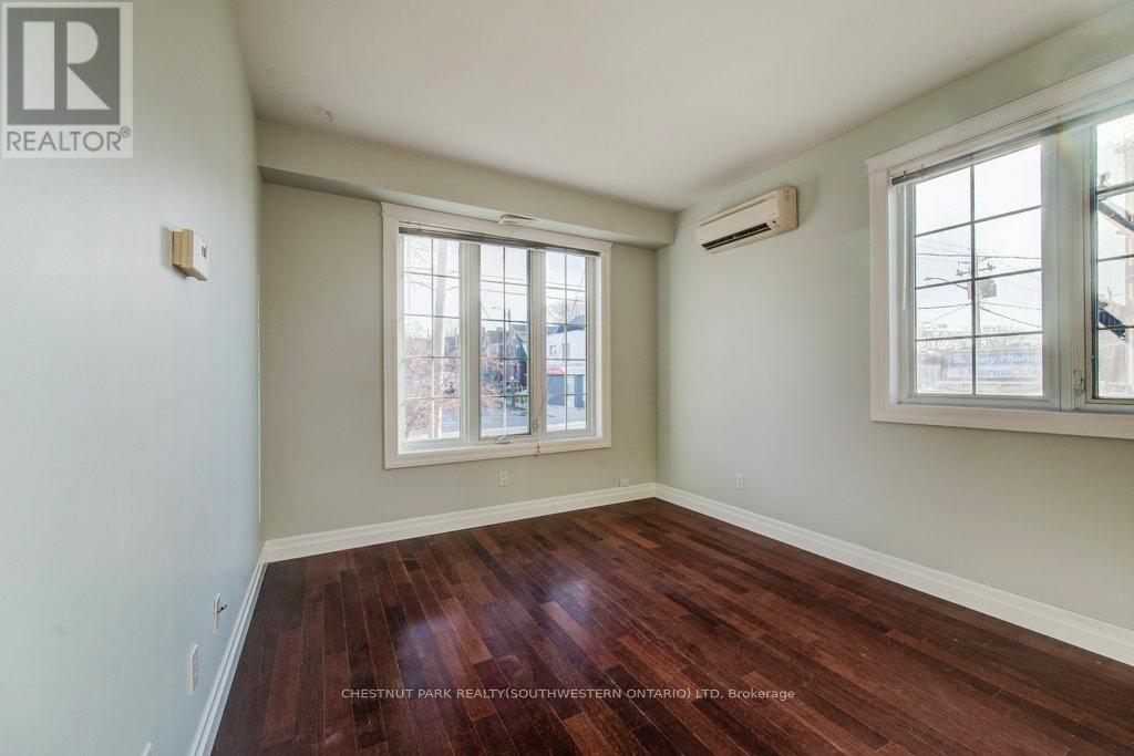 201 - 555 King Street E, Kitchener, Ontario  N2G 2L9 - Photo 12 - X12869910