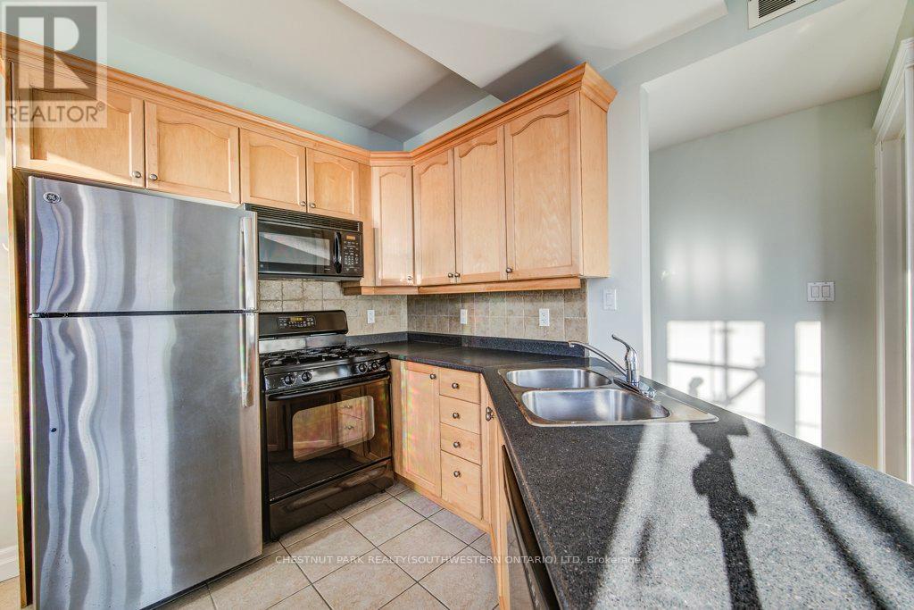 201 - 555 King Street E, Kitchener, Ontario  N2G 2L9 - Photo 6 - X12869910