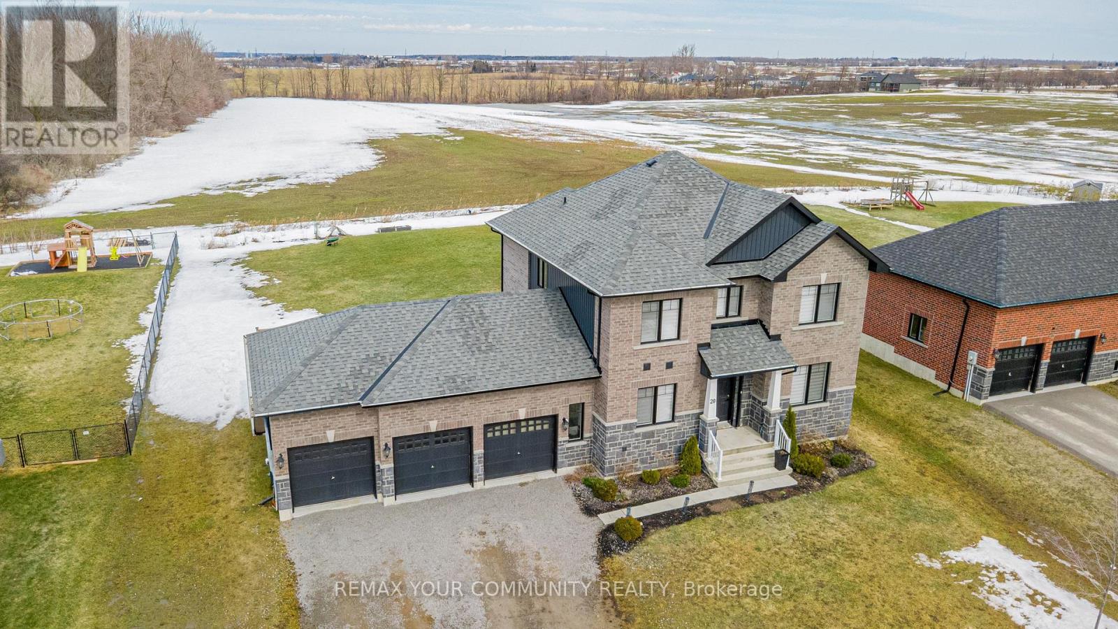 20 Mccrae Crescent, Kawartha Lakes, Ontario  K0M 2T0 - Photo 3 - X12869962