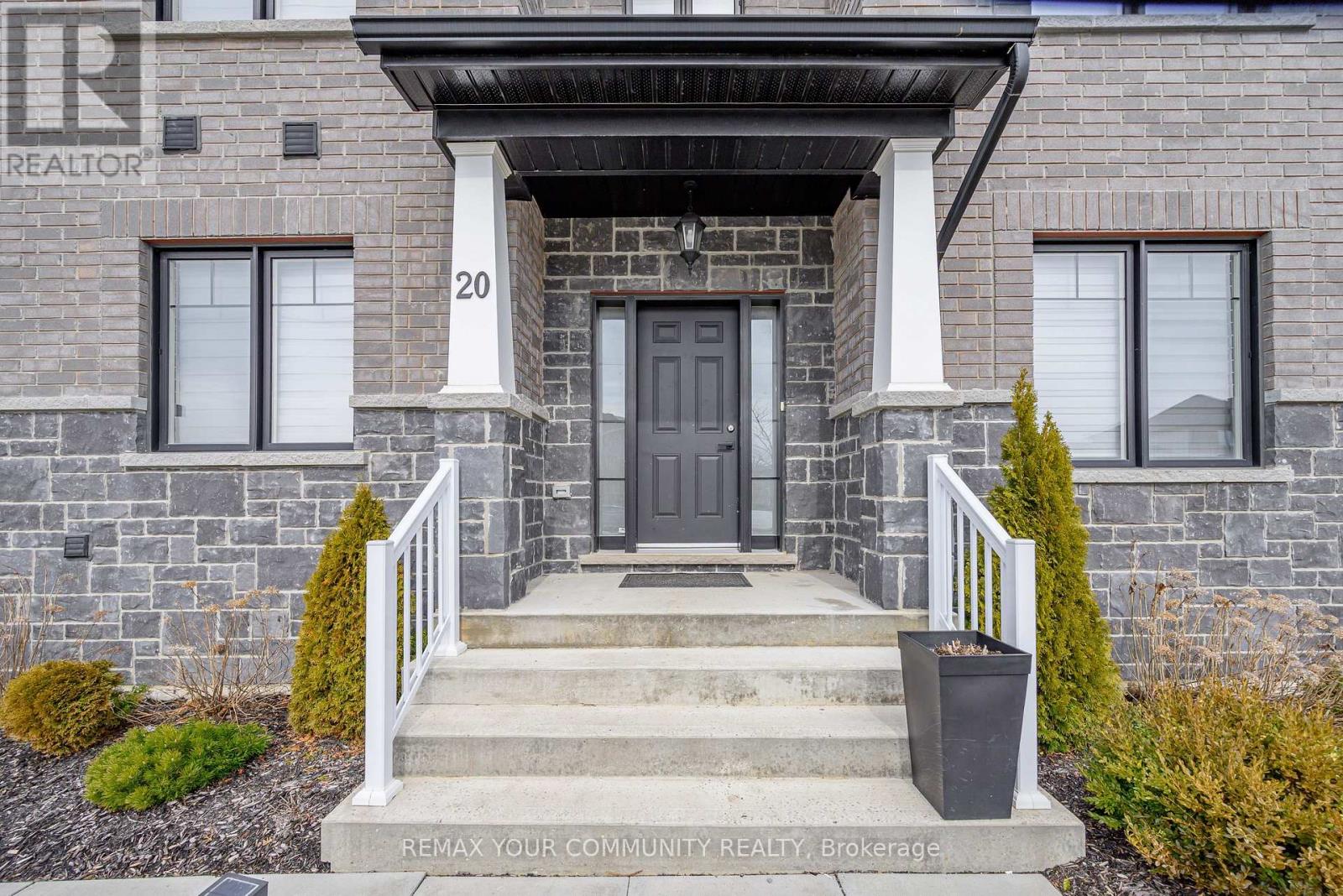 20 Mccrae Crescent, Kawartha Lakes, Ontario  K0M 2T0 - Photo 4 - X12869962