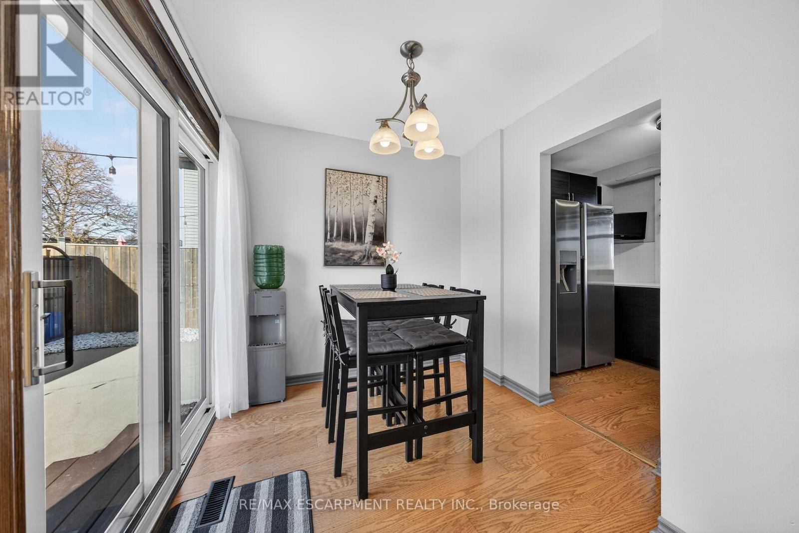 211 Birchcliffe Crescent, Hamilton, Ontario  L8T 4L1 - Photo 15 - X12870010