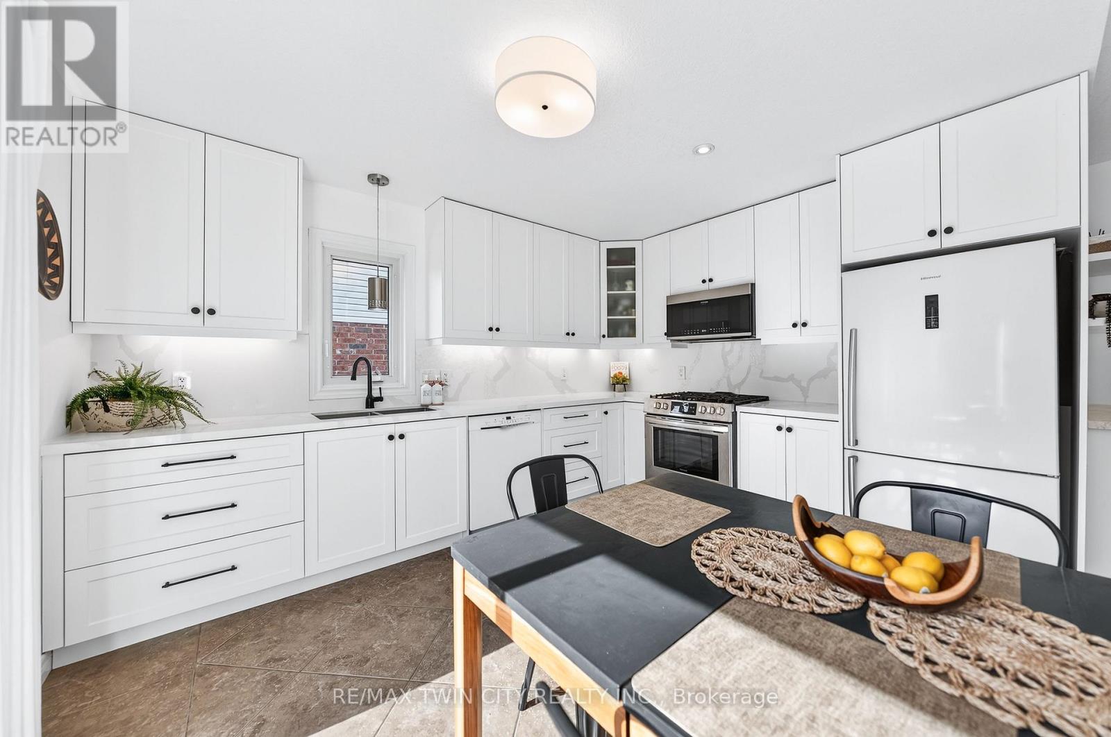 75 Schneller Drive, Wilmot, Ontario  N3A 2L5 - Photo 15 - X12870148