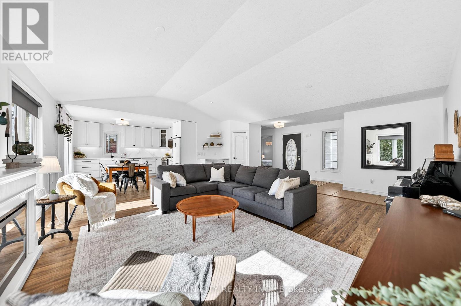 75 Schneller Drive, Wilmot, Ontario  N3A 2L5 - Photo 8 - X12870148