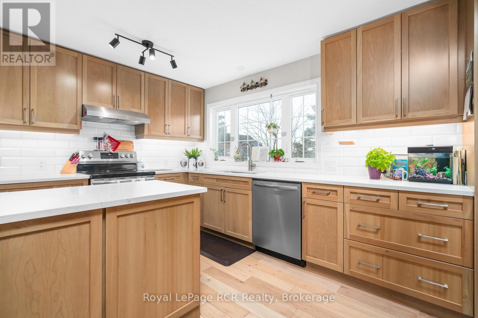 6206 12th Line, Minto, Ontario  N0G 1Z0 - Photo 10 - X12869072