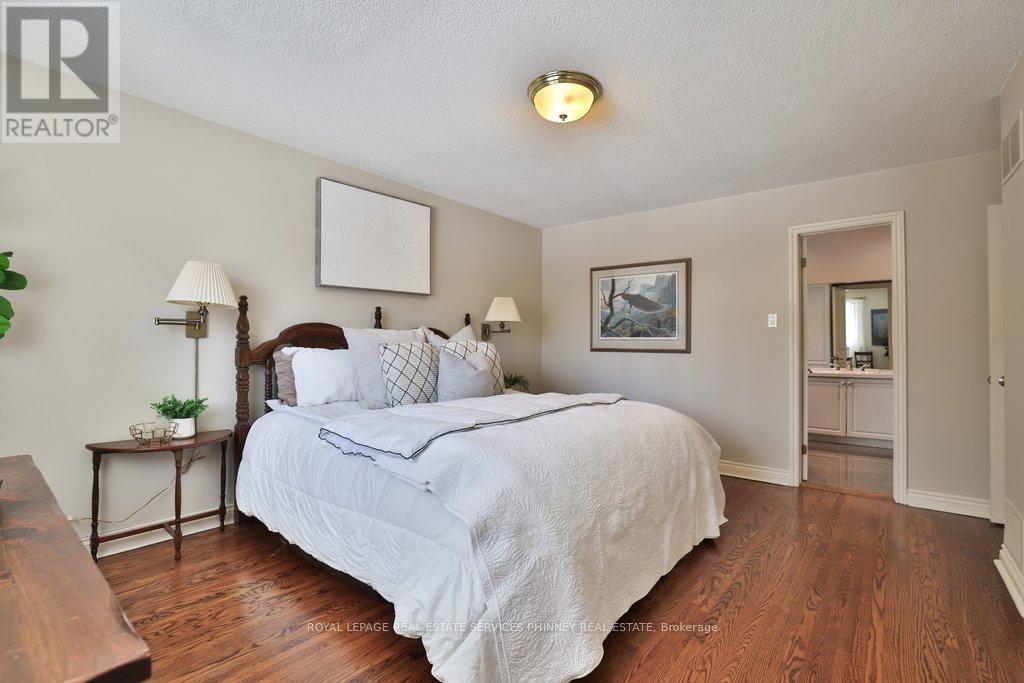 1244 Woodland Avenue, Mississauga, Ontario  L5G 2X9 - Photo 17 - W12820926