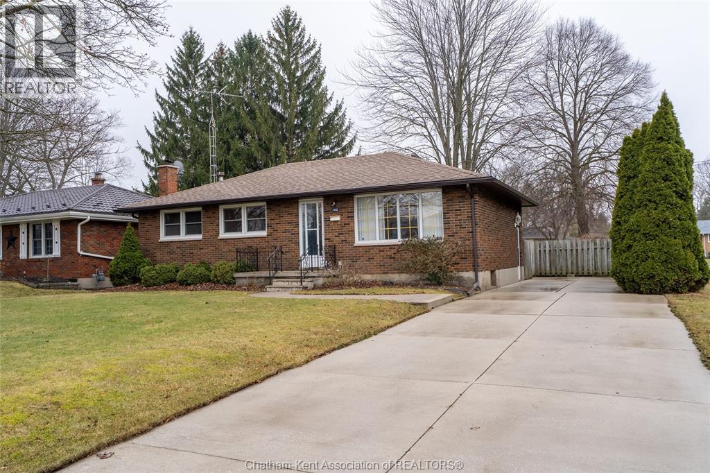 MLS# 26004723: 140 Coverdale STREET, Chatham, Canada