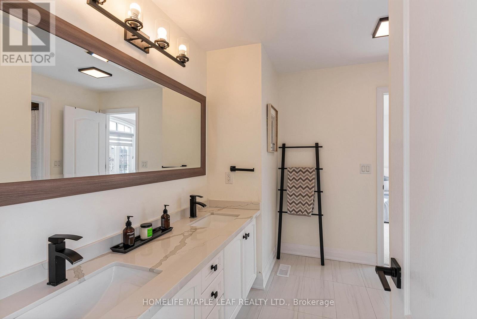 144 Bloomsbury Avenue, Brampton, Ontario  L6P 2X2 - Photo 28 - W12870112