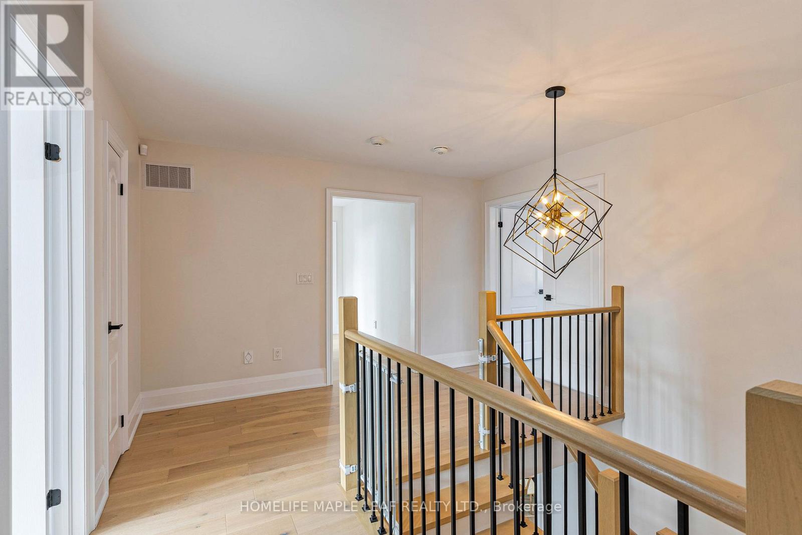 144 Bloomsbury Avenue, Brampton, Ontario  L6P 2X2 - Photo 25 - W12870112