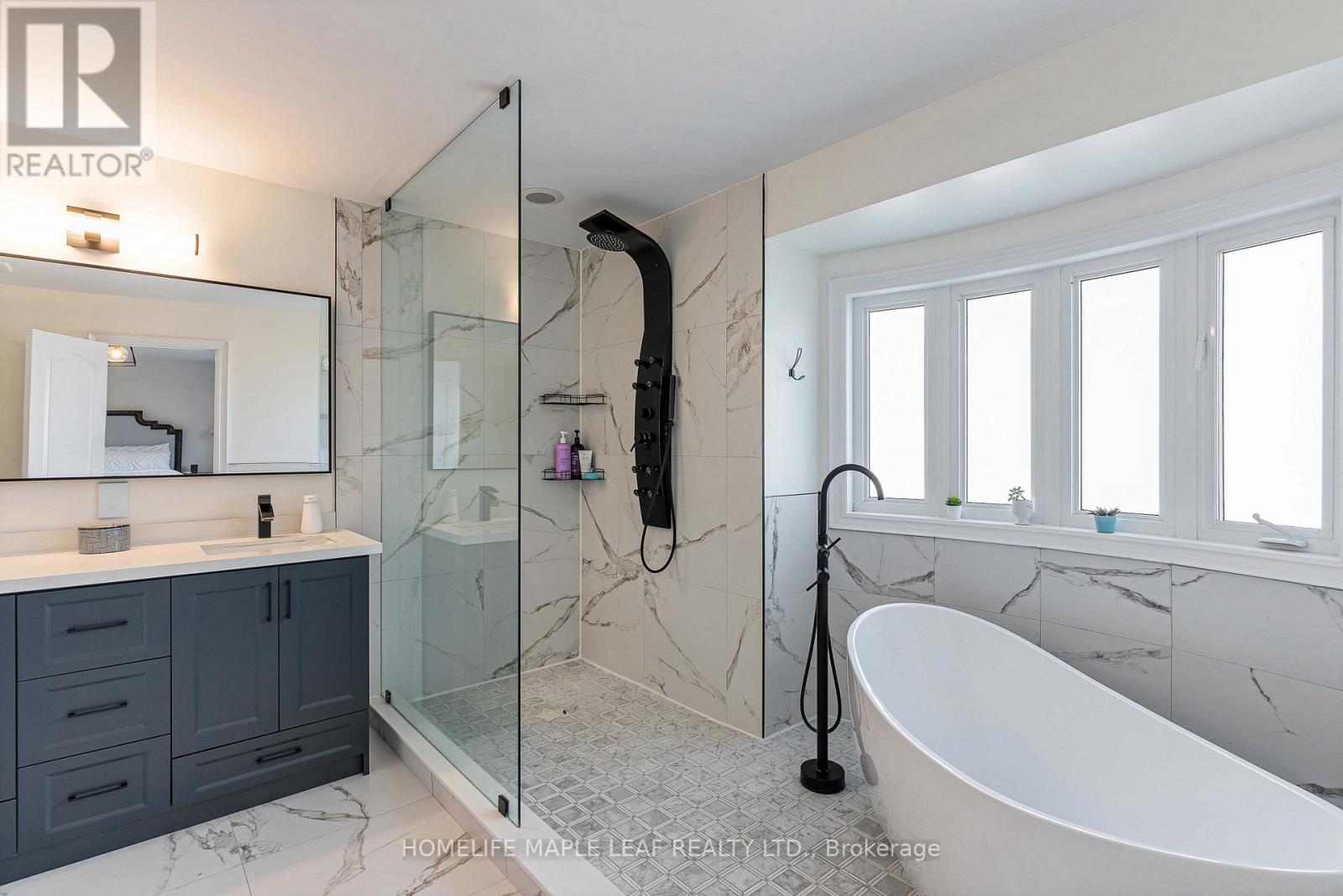 144 Bloomsbury Avenue, Brampton, Ontario  L6P 2X2 - Photo 37 - W12870112