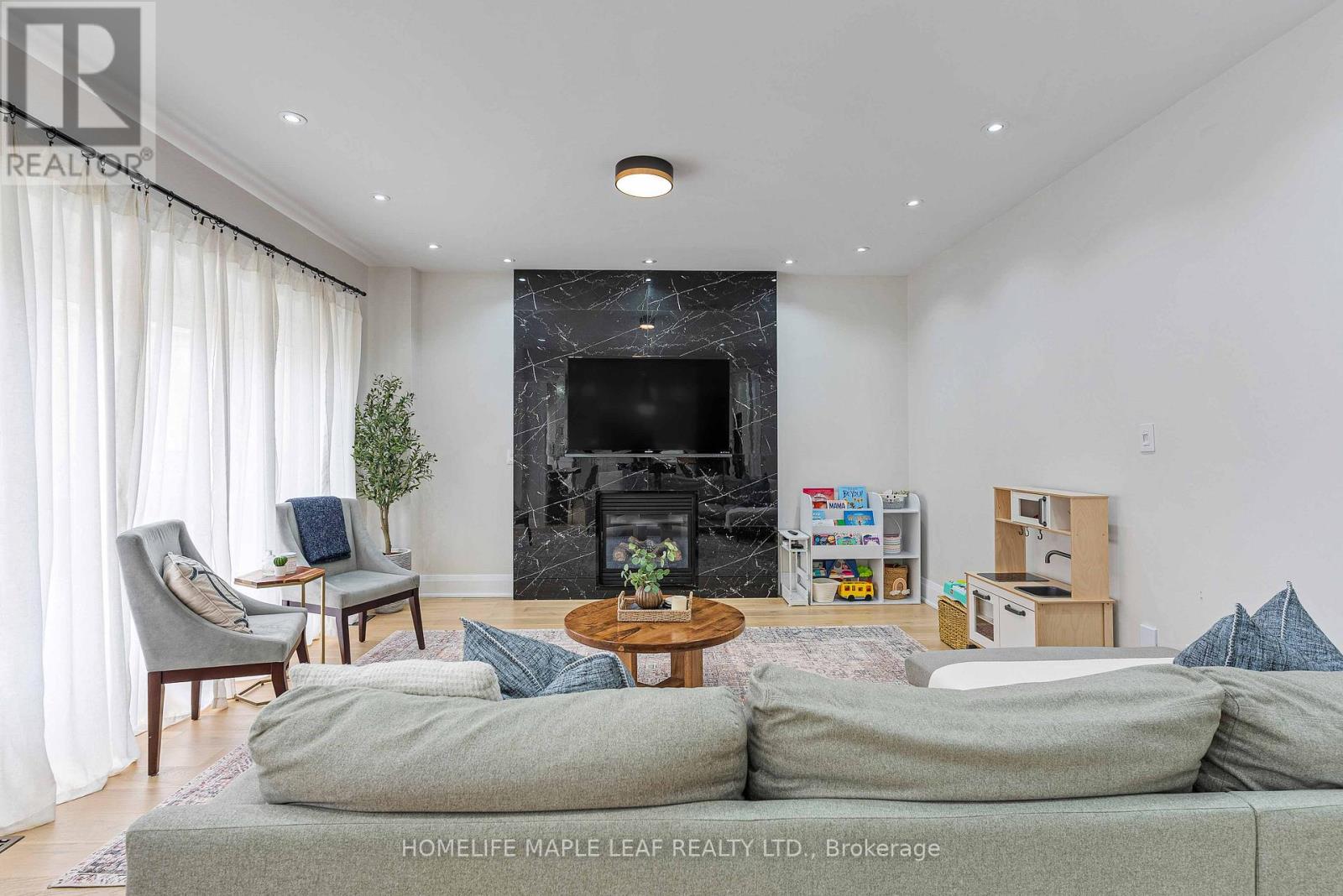 144 Bloomsbury Avenue, Brampton, Ontario  L6P 2X2 - Photo 19 - W12870112