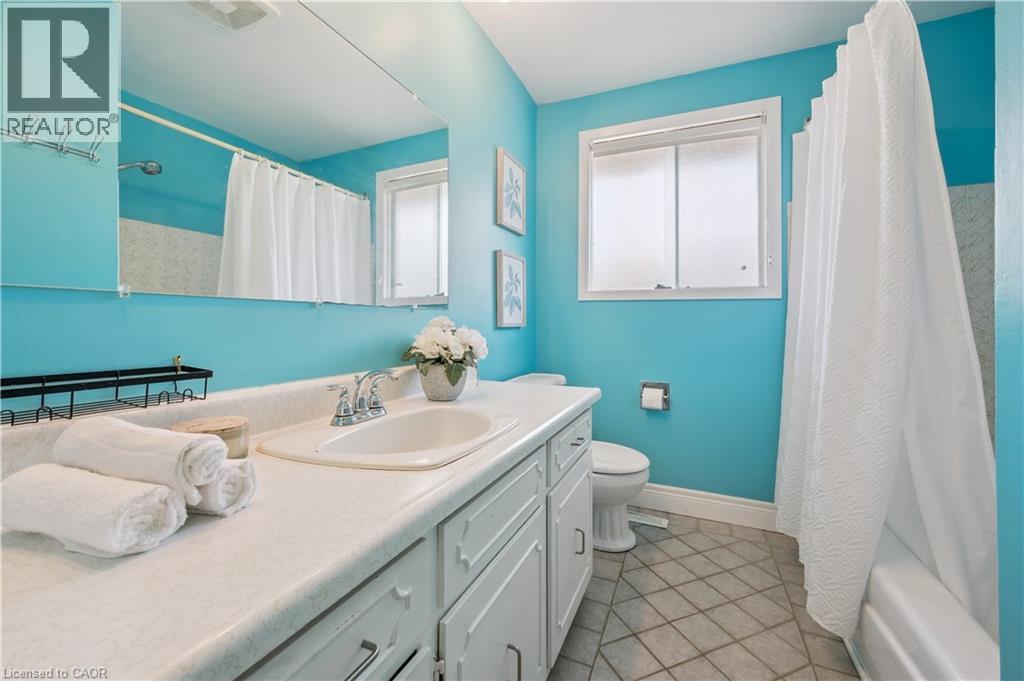 27 Graywood Court, Kitchener, Ontario  N2E 1W2 - Photo 21 - 40811180