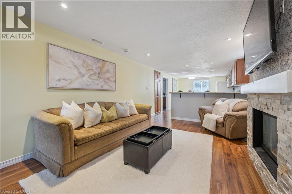 27 Graywood Court, Kitchener, Ontario  N2E 1W2 - Photo 24 - 40811180