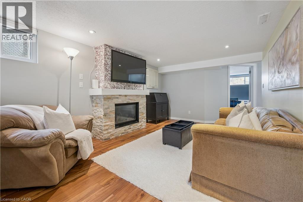 27 Graywood Court, Kitchener, Ontario  N2E 1W2 - Photo 25 - 40811180