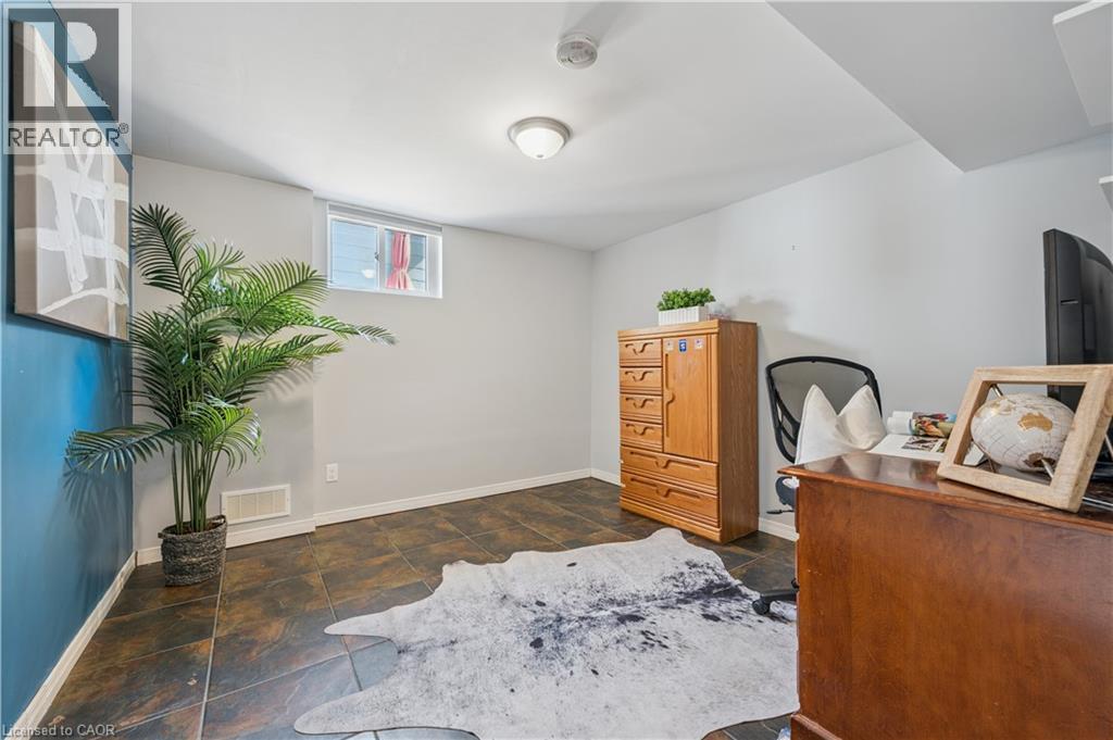 27 Graywood Court, Kitchener, Ontario  N2E 1W2 - Photo 29 - 40811180