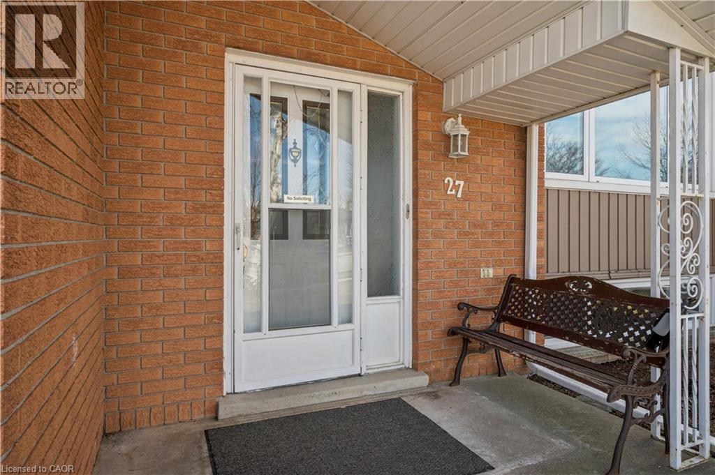 27 Graywood Court, Kitchener, Ontario  N2E 1W2 - Photo 3 - 40811180