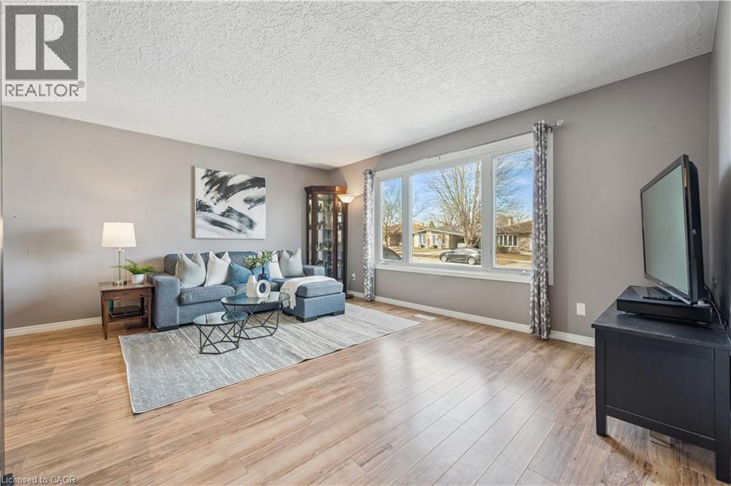 27 Graywood Court, Kitchener, Ontario  N2E 1W2 - Photo 5 - 40811180