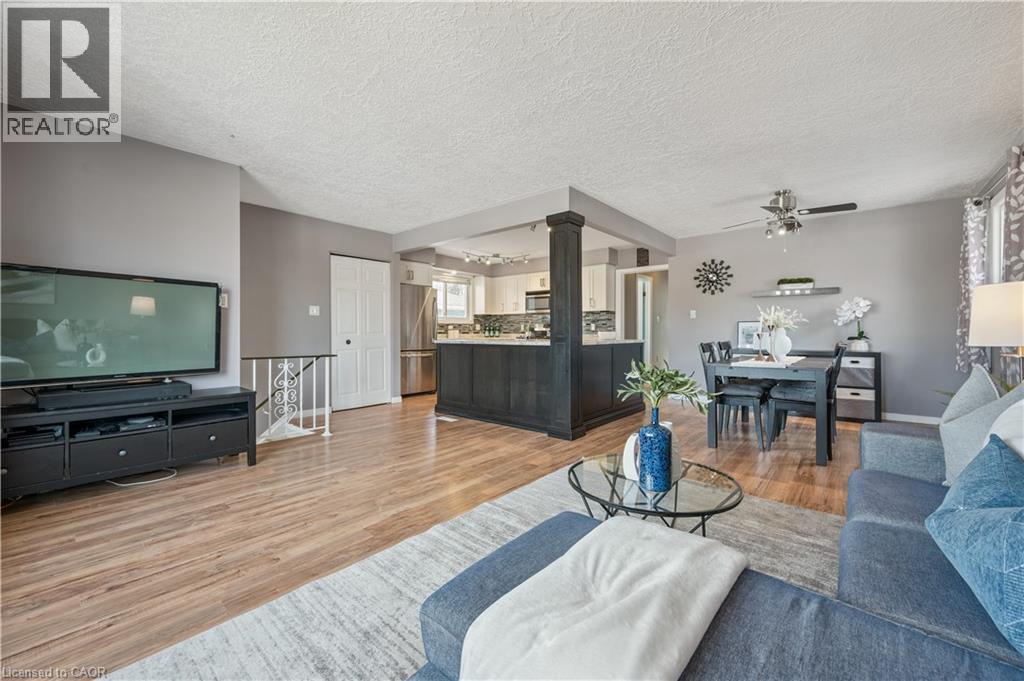 27 Graywood Court, Kitchener, Ontario  N2E 1W2 - Photo 7 - 40811180