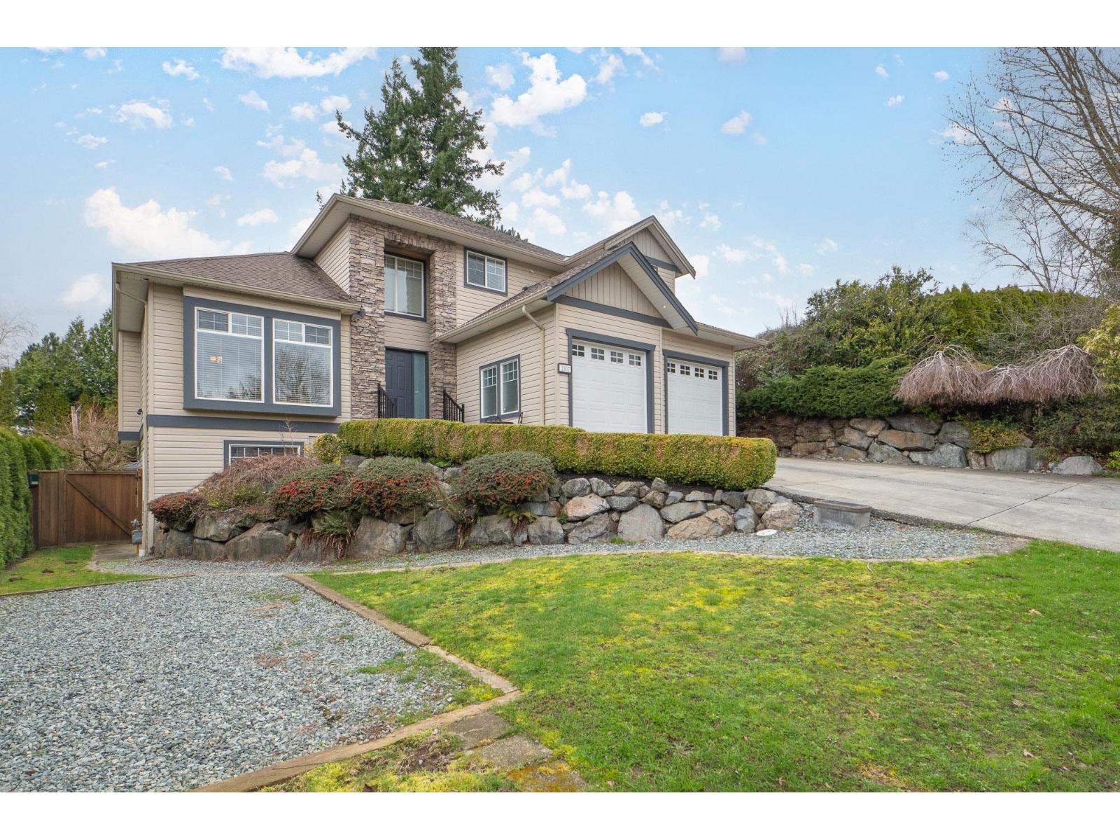 2107 Essex Drive, Abbotsford, British Columbia  V2S 7R8 - Photo 2 - R3096554