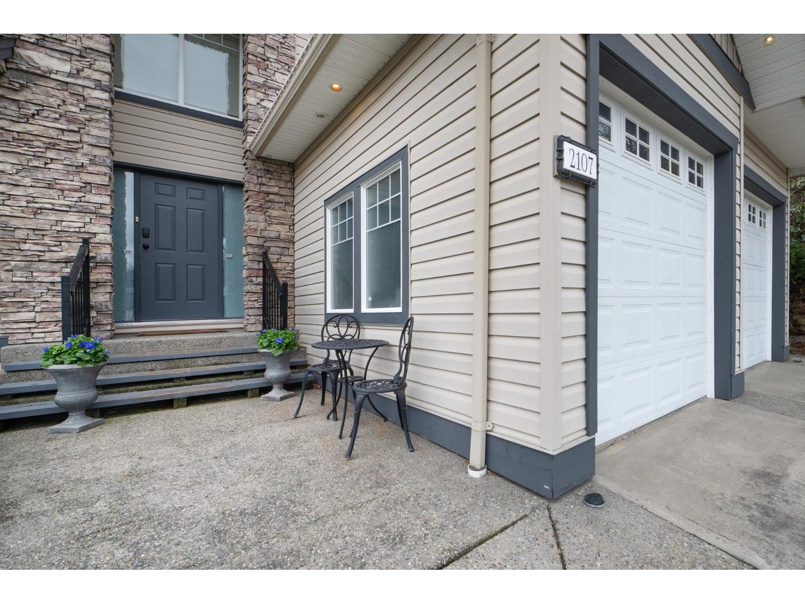 2107 Essex Drive, Abbotsford, British Columbia  V2S 7R8 - Photo 3 - R3096554