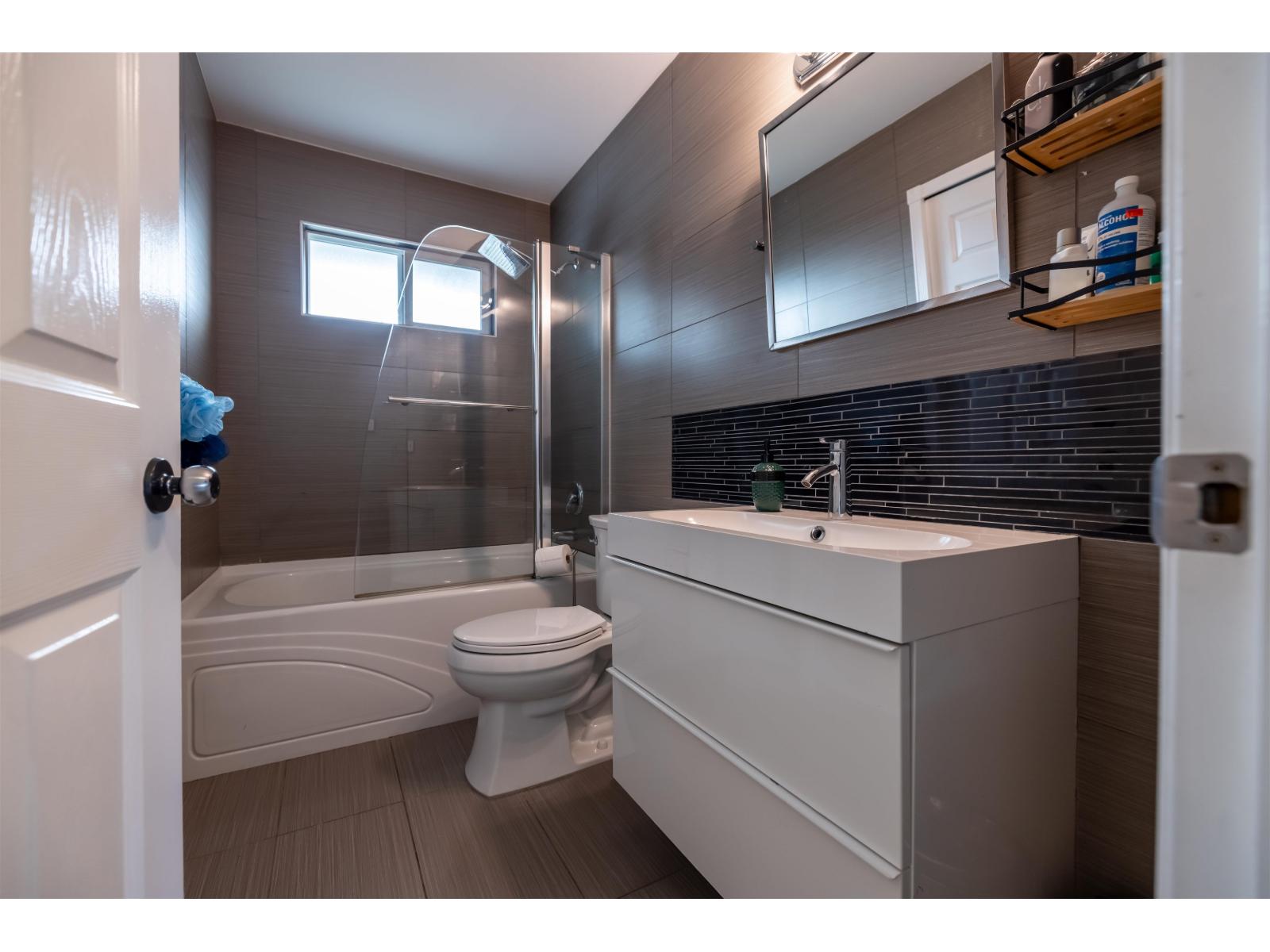 8268 Melburn Drive, Mission, British Columbia  V2V 7H3 - Photo 24 - R3097711