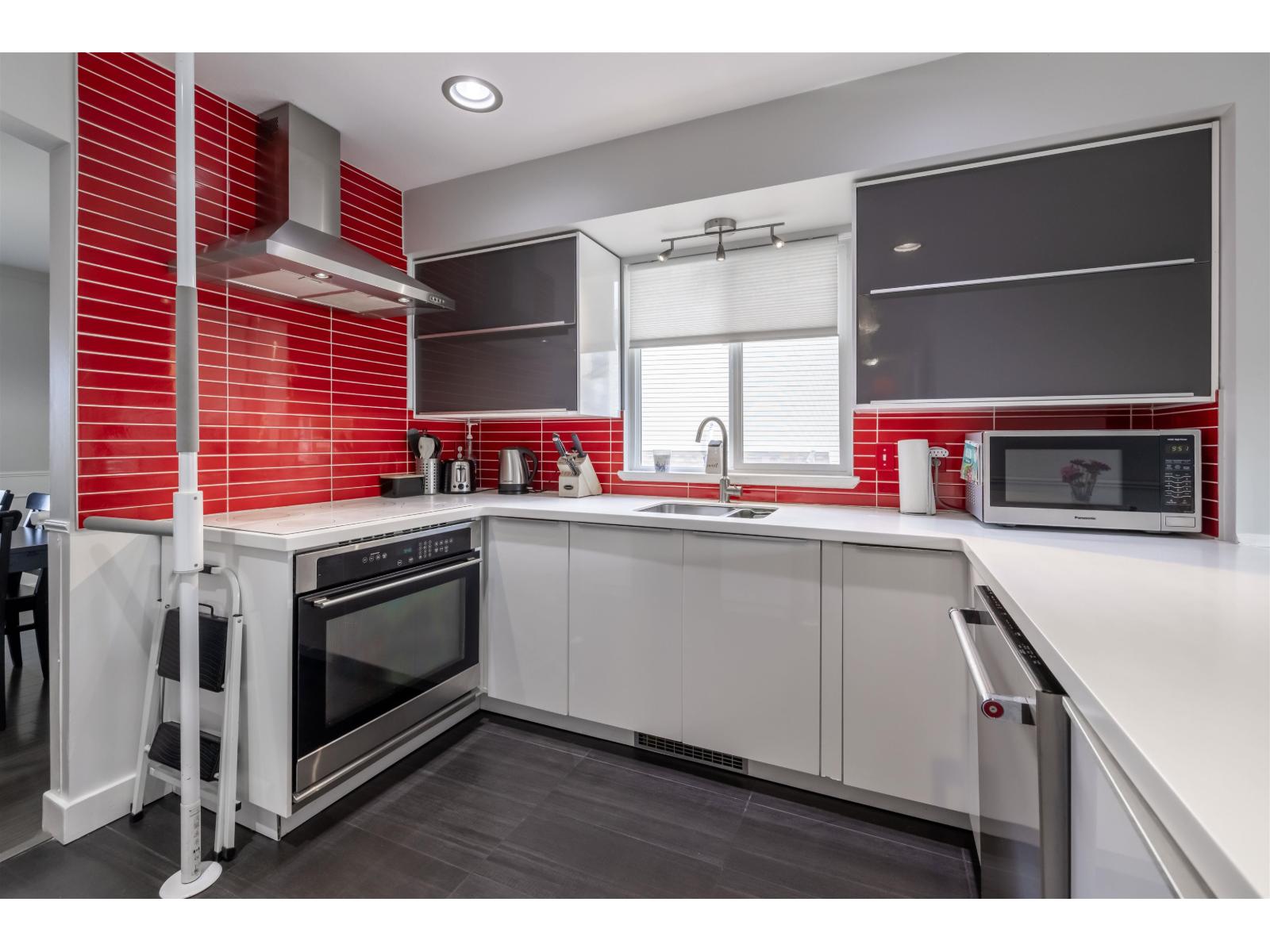 8268 Melburn Drive, Mission, British Columbia  V2V 7H3 - Photo 8 - R3097711